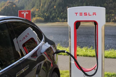 Tesla Opens Up Its EV Chargers thumbnail